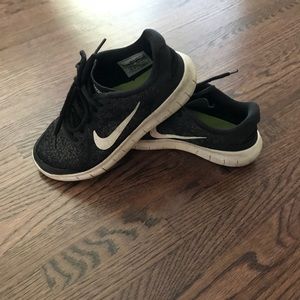 Nike Free RN unisex sneakers size 3.5 black white